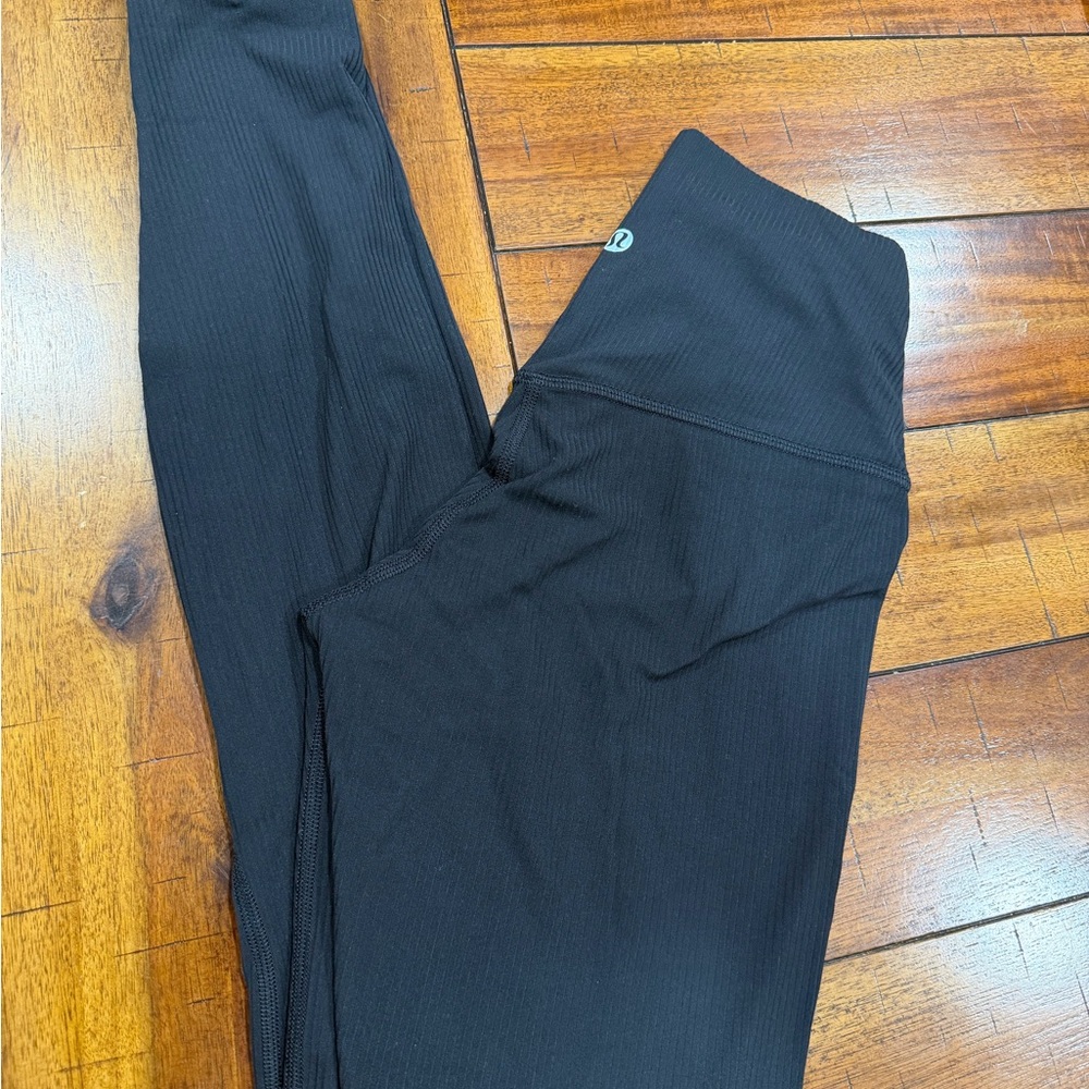 Lululemon Ribbed High Rise 25”